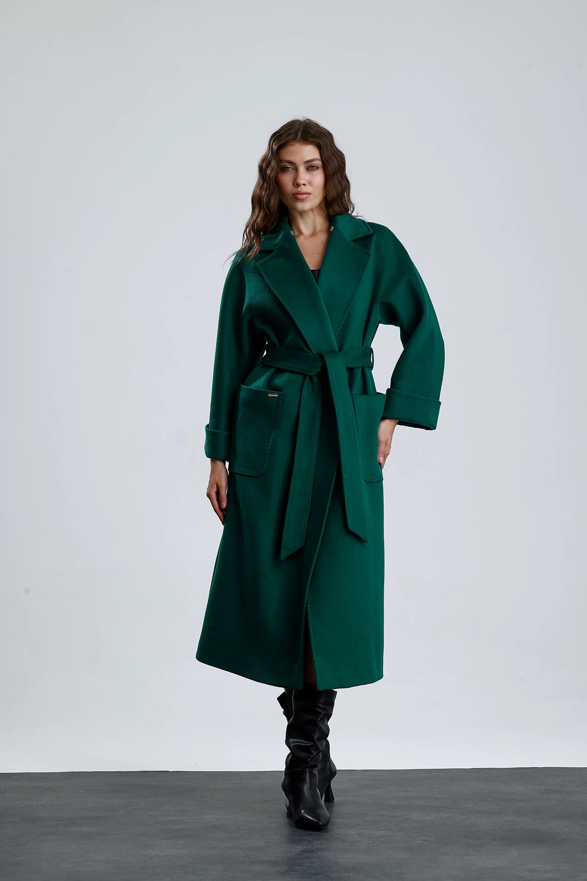 THE MAX Furless