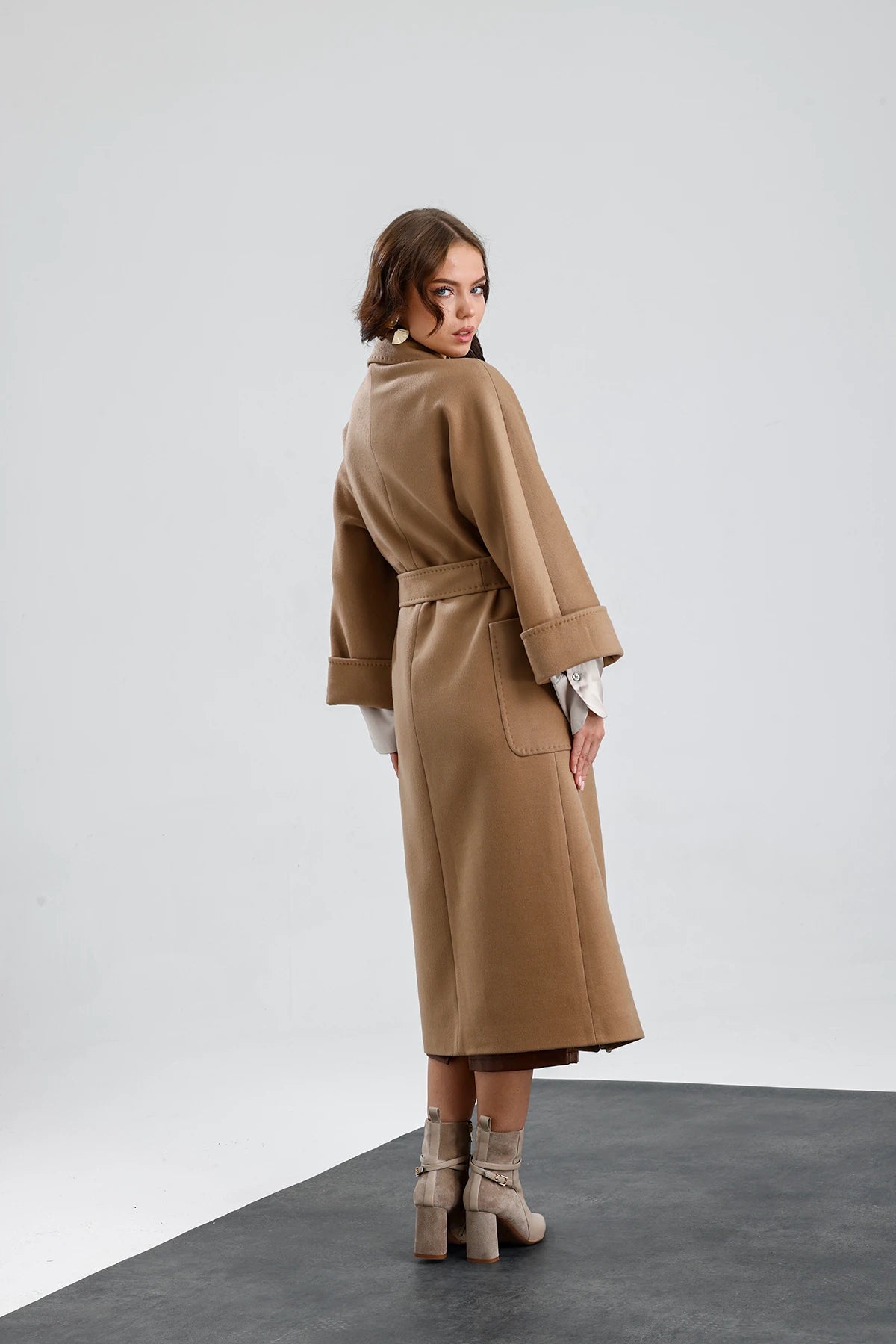THE MAX Furless