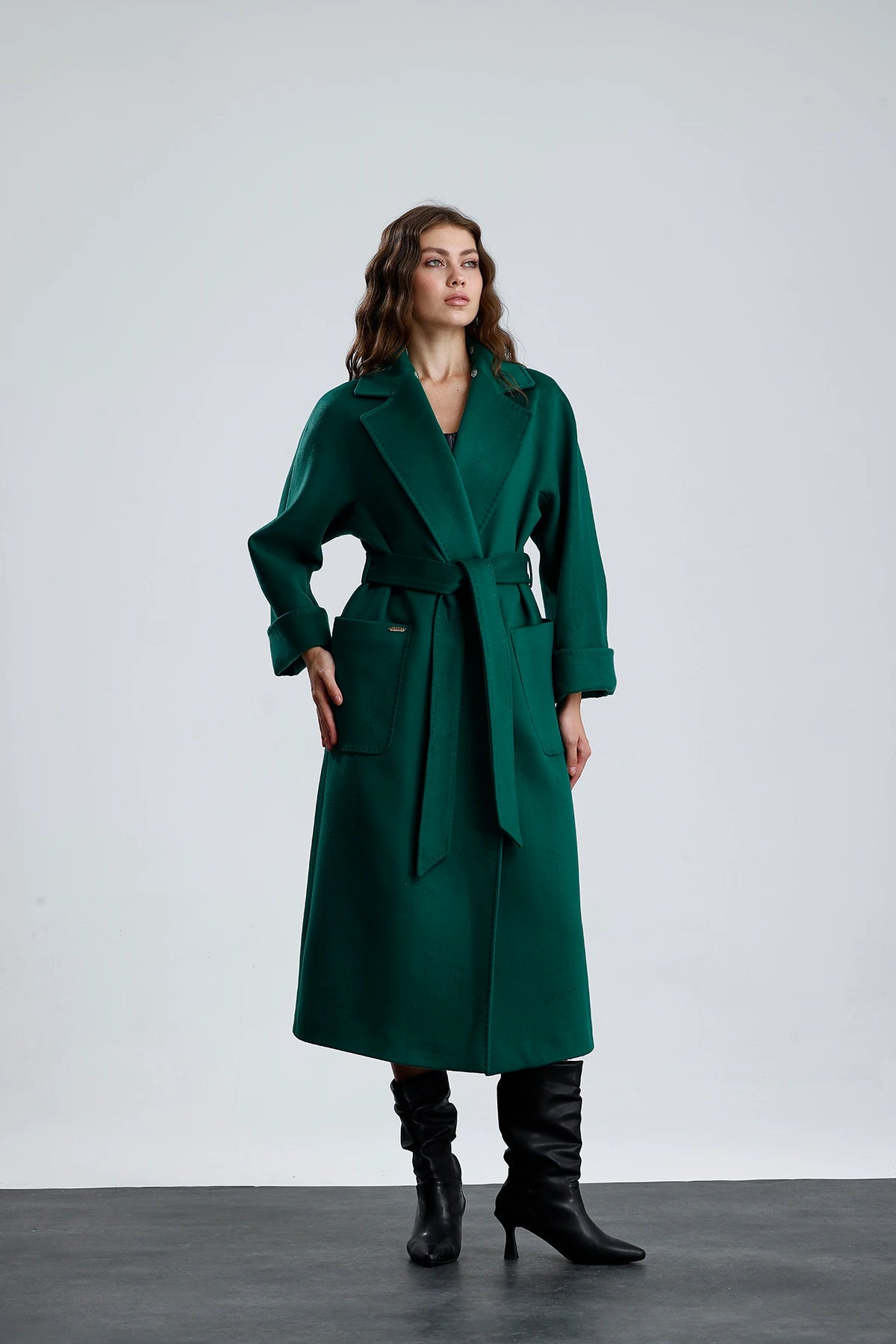 THE MAX Furless
